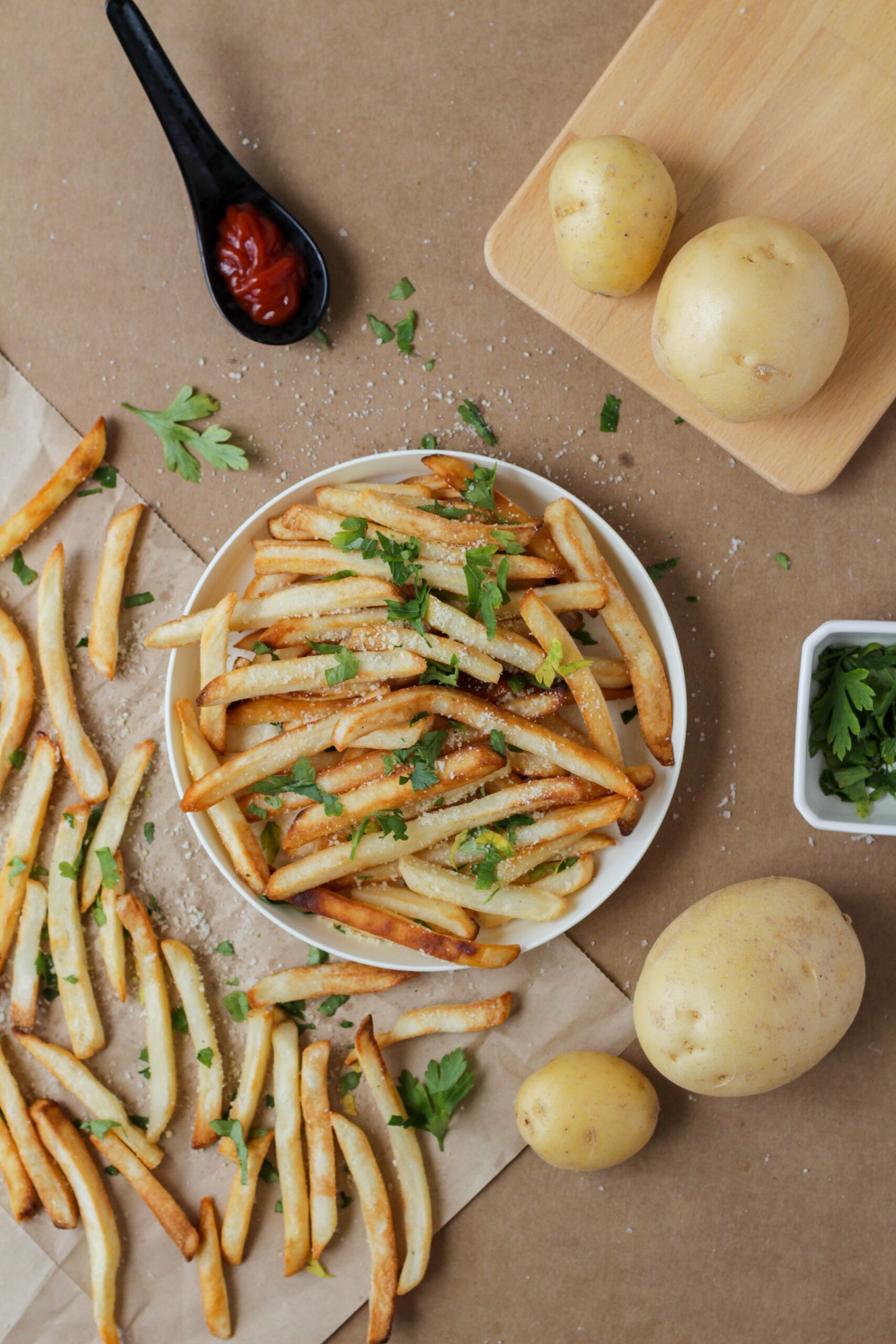 A bowl of fries